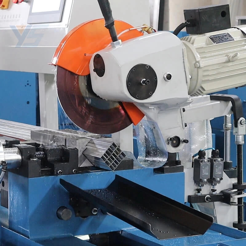 Automatic Pipe Cutting Machine with metal water-cooled circular saw cutting head